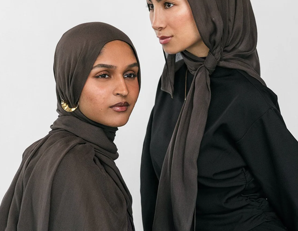 Best Solid Modal Hijab Colors and How to Wear Them